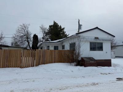 21 WESTVIEW MOBILE HOME PARK, Whitecourt, אלברטה T7S 1K4, קנדה 