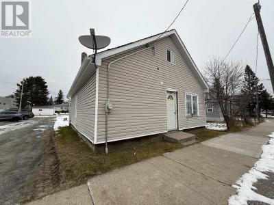 38 KING ST, Sioux Lookout, Ontario P8T 1E8, Canada
