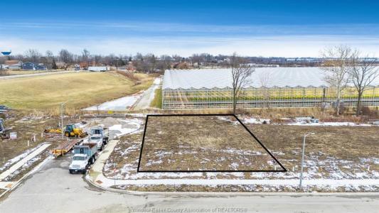 1876 MOLISE BOULEVARD, Kingsville, Ontario N0P 2G0, Canadá