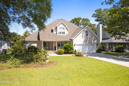 512 Medcalf Drive SW, Sunset Beach, Carolina Do Norte 28468, Estados Unidos
