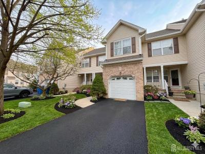 -114 Jared Drive, North Brunswick, New Jersey 08902, Stati Uniti