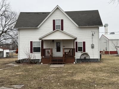 706 N. Olive Street, Queen City, Missouri 63561, USA