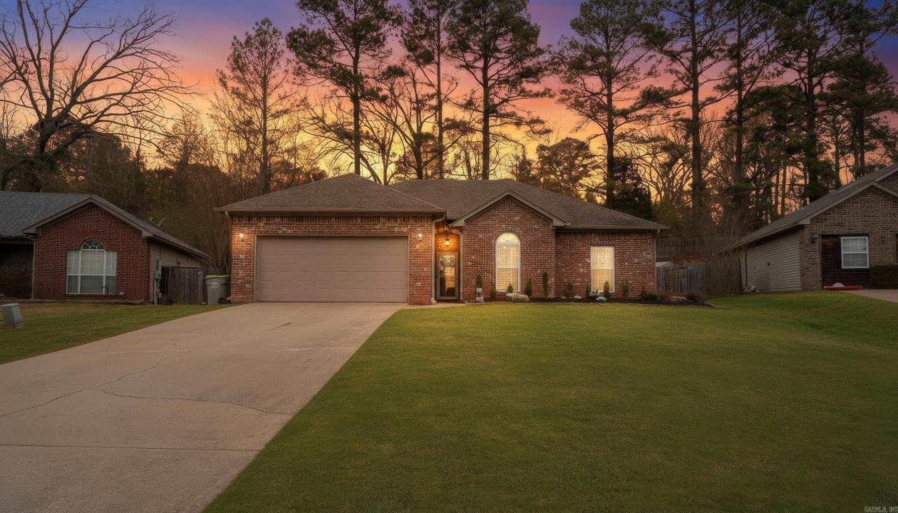 1210 Ridgecrest Drive, Benton, Arkansas 72015, USA