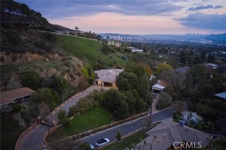 1752 Thurber Place, Bbk, California 91501, USA