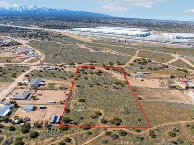 7971 Outpost Road, Oak Hills, 加利福尼亚州 92344, 美国