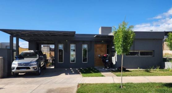 REGALADO OLGUIN , Las Heras, Mendoza 5539, Argentine