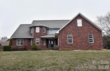1203 Edgewater Court, Salisbury, Caroline Du Nord 28146, États-Unis