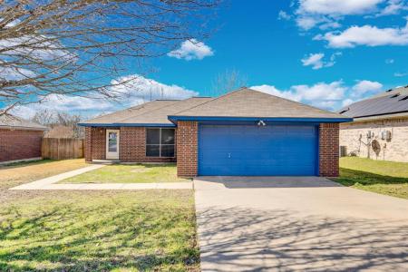 203 Shawnee Trail, Alvarado, Texas 76009, Estados Unidos