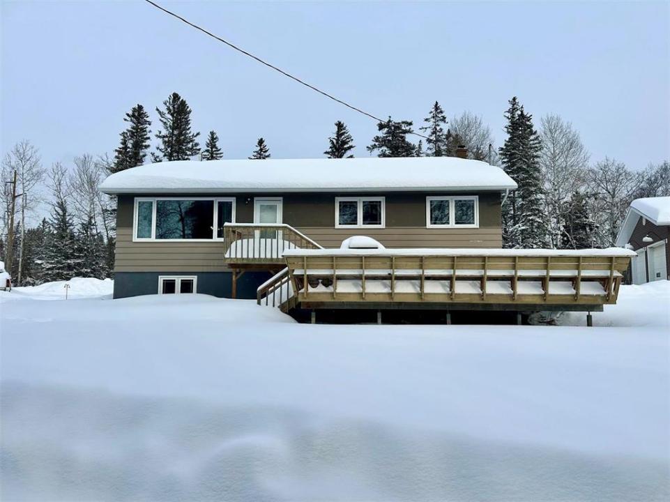 56 YOUNG POINT ROAD, The Pas, Manitoba R9A 1R8, Canada