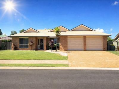 34 Jutsum Street, Middle Ridge, QLD 4350, Australia