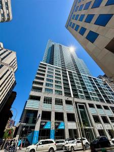 1225  Boul. Robert-Bourassa, Montréal (Ville-Marie), Quebec H3B 3A9, Kanada