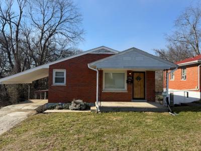 156 Winding Way, Frankfort, Kentucky 40601, USA