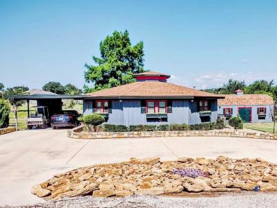 149 Bay Roc Lane, Runaway Bay, Texas 76426, USA