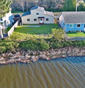 937 Mount Olympus Avenue Se #A, Ocean Shores, Washington 98569, Stati Uniti