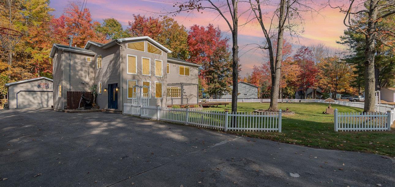 7451 Narragannett, Hope, ميشيغان 48628, الولايات المتحدة