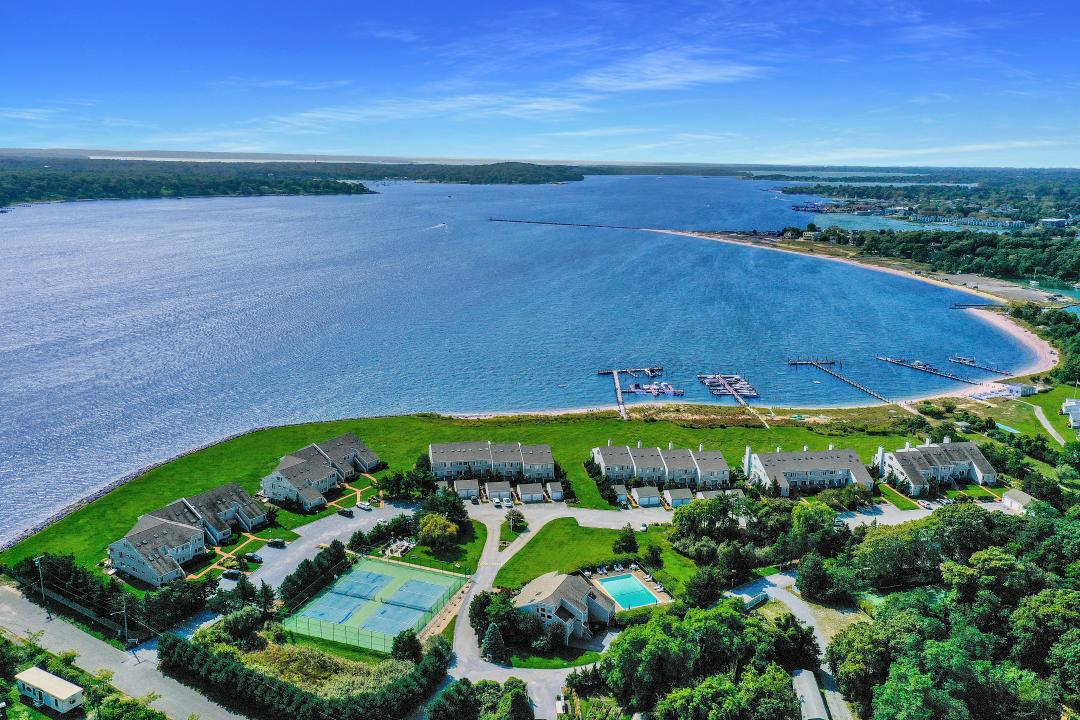 2820 Shipyard Lane Unit 2C2, East Marion, New York 11939, États-Unis