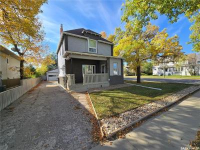2 PRAIRIE AVENUE, Weyburn, Saskatchewan S4H 0L1, Canada