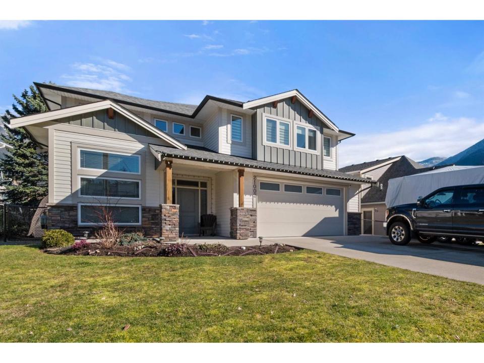 21002 SWALLOW PLACE, Hope, British Columbia V0X 1L1, Canada