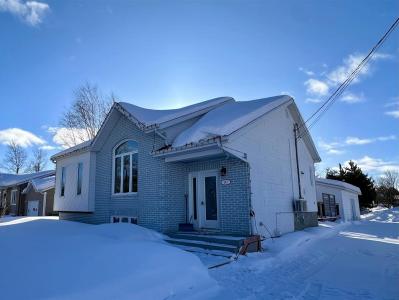 667  Rue Bourbeau, Rouyn-Noranda, 魁北克省 J9Y 1M7, 加拿大