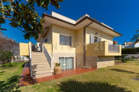 Via Antonello da Messina, Aci Castello, Sicilia 95021, Italie