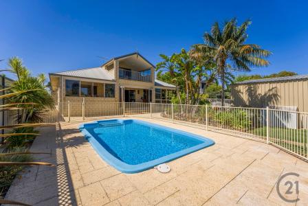 34 Peter Street, Halls Head, WA 6210, Australia