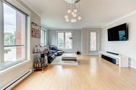 280  Boul. Hymus, Pointe-Claire, Quebec H9R 6B6, Canada