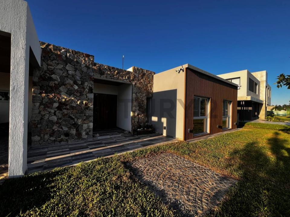 Moreno, GBA Oeste 00001, Argentina