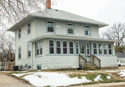 1600 Forest Avenue, Waterloo, Iowa 50702, USA