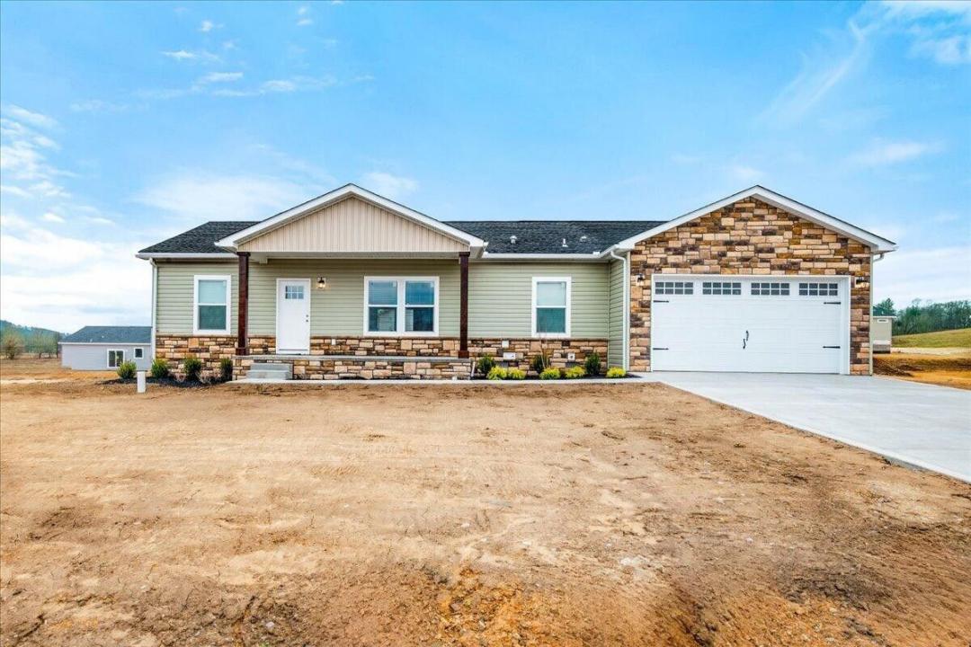 831 Sam Black Road, Londyn, Kentucky 40741, USA