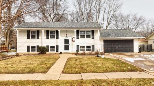 405 Hollybrook, Midland, Michigan 48642, USA