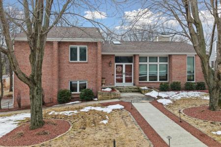 1620 Amherst Drive, Ames, Iowa 50014, USA