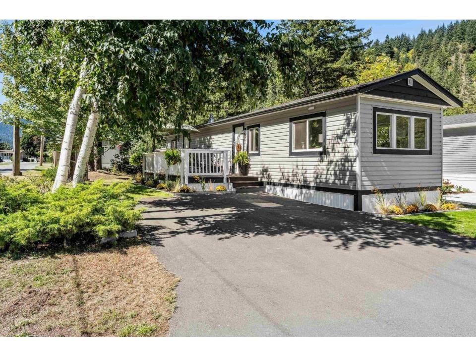 65367 KAWKAWA LAKE ROAD, Hope, British Columbia V0X 0L0, Canada