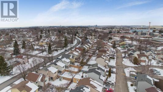 19 MEDLEY LANE, Ajax (south West), Ontario L1S 3P5, Canada