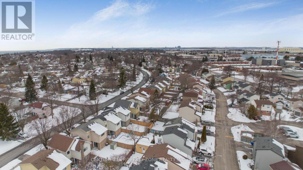 19 MEDLEY LANE, Ajax (south West), Ontario L1S 3P5, Canada