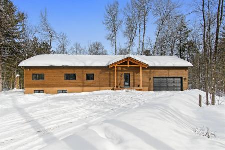 51  Ch. Notch, Chelsea, Quebec J9B 2G5, CANADÁ