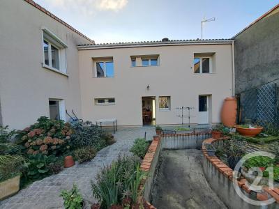 Parthenay, Poitou-Charentes 79200, France