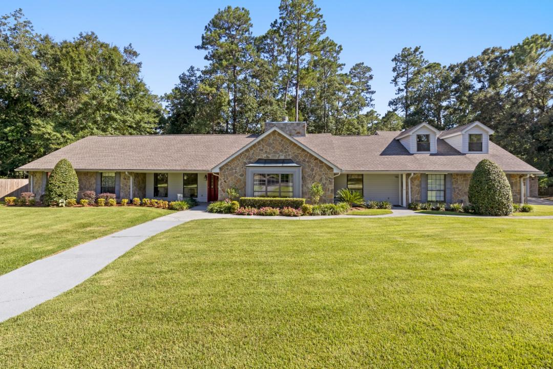 219 Man O War Cir, Cantonment, Floryda 32533, USA