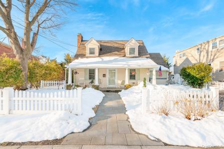 25 Old Mill Road, Merrick, NY 11566, USA