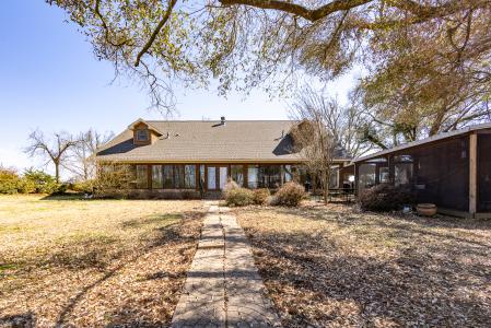 518 Island Point Drive, Lake Providence, Louisiana 71254, USA