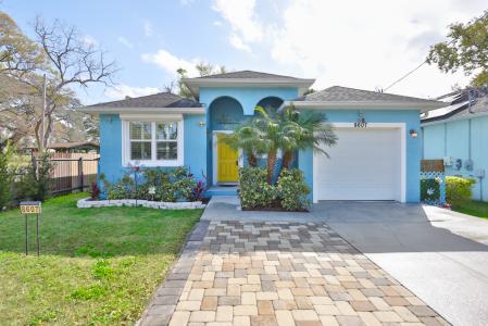8607 Taliaferro Ave, Tampa, Florida 33604, USA