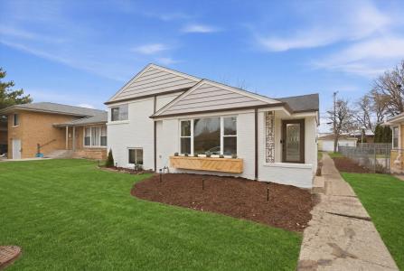 3829 W Chase Avenue, Lincolnwood, Illinois 60712