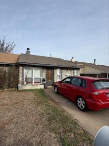 208 Hudson Place, Midwest City, Oklahoma 73110, USA