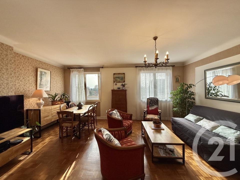 Moulins, Auvérnia 03000, França