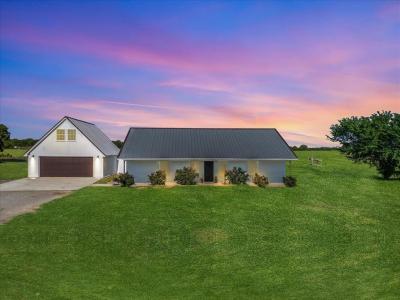 2250 Poolville Cut Off Road, Poolville, Texas 76487, USA