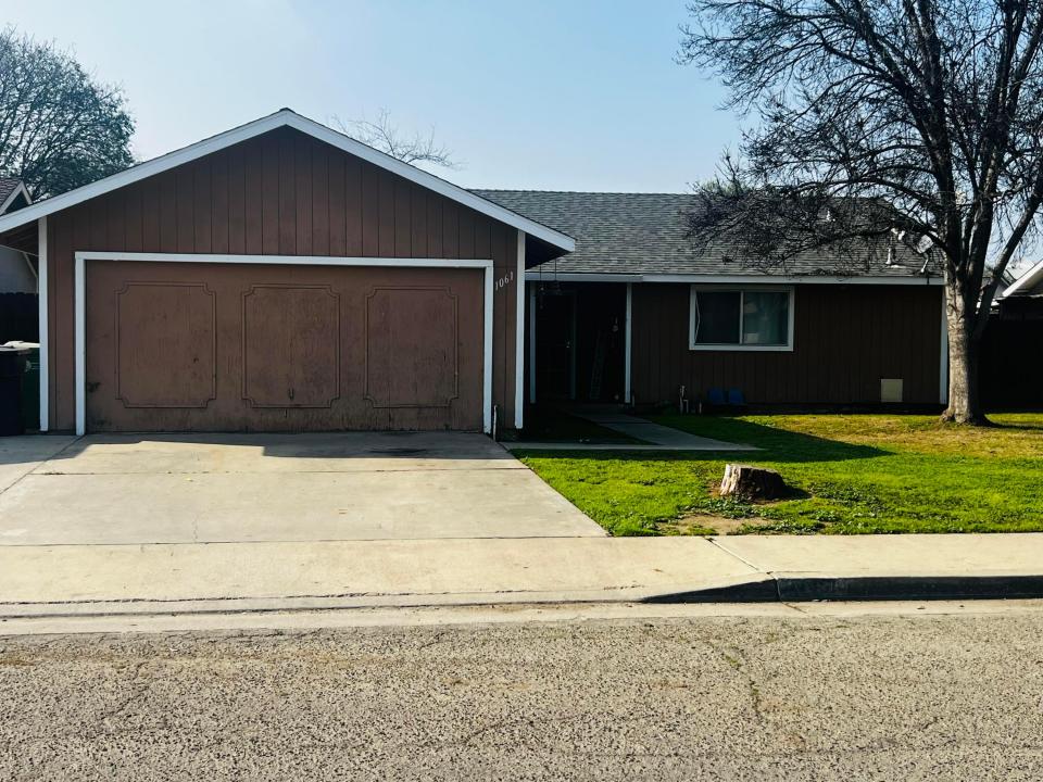 1061 Greenfield Drive, Porterville, California 93257