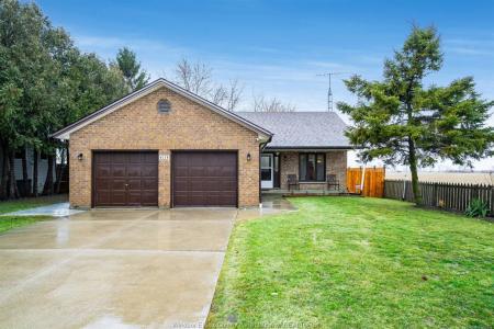 6119 EMERSON AVENUE, Comber, Ontario N0P 1J0, Canada