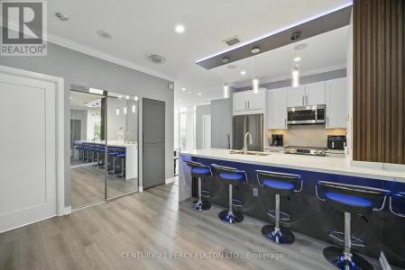 181 VILLAGE GREEN SQUARE, Toronto (agincourt South-malvern West), Ontario M1S 0K6, Kanada