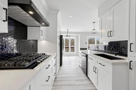 35 ANDERSON PLACE, Aurora, Ontario L4G 6G4, Canada