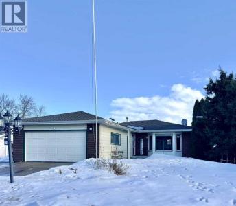 1621 4 AVENUE, Wainwright, Alberta T9W 1J3, Canada