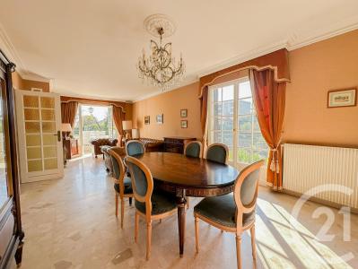 Champagne Au Mont D Or, Rodano-Alpi 69410, Francia